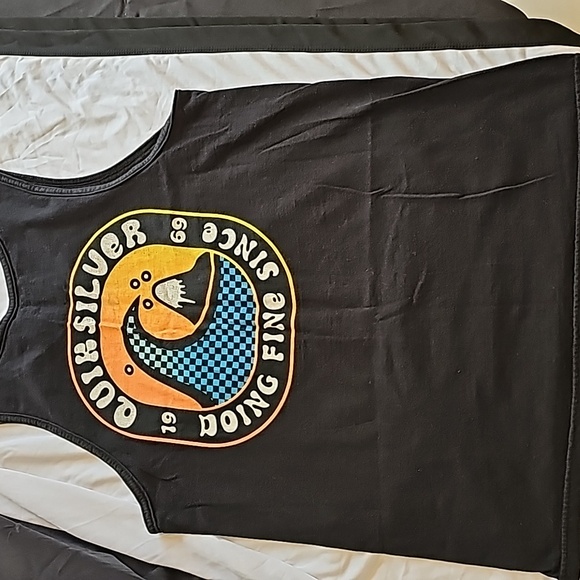 Quiksilver tank - Picture 2 of 2